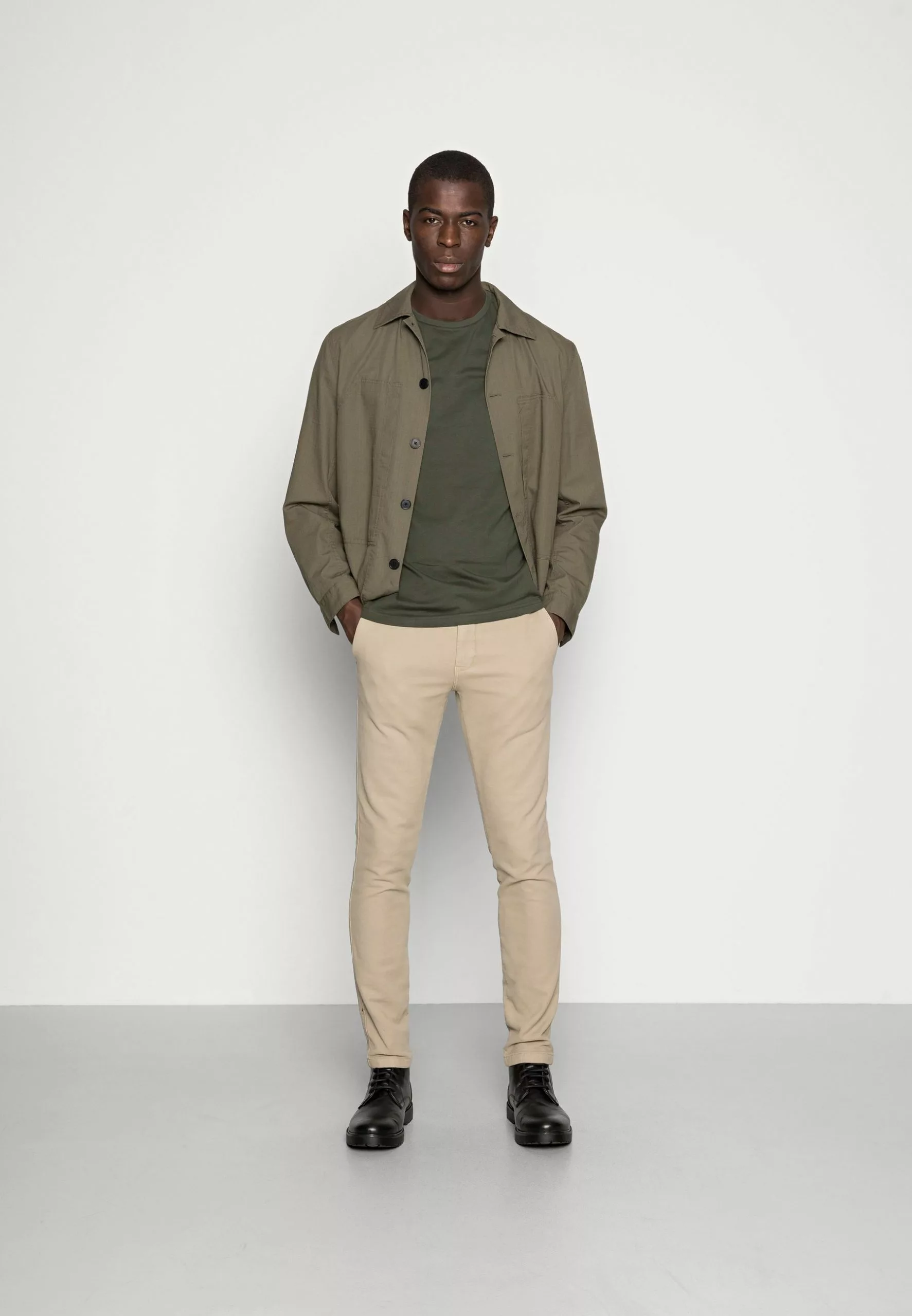 Pier One 5 Pack - Basic T-Shirt - Dark Blue/Grey/Khaki 1 Pier One 5 Pack - Basic T-Shirt - Dark Blue/Grey/Khaki