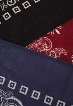 Pier One Unisex - Foulard - Black/Blue/Red 5 Pier One Unisex - Foulard - Black/Blue/Red -Pier One Shop 0763f35dd2c146798be05cd7a75fd0e6