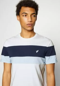 Pier One Print T-Shirt - White/Blue 9 Pier One Print T-Shirt - White/Blue -Pier One Shop 0c4d7a9c58b9432c847d4bba78c7bc49