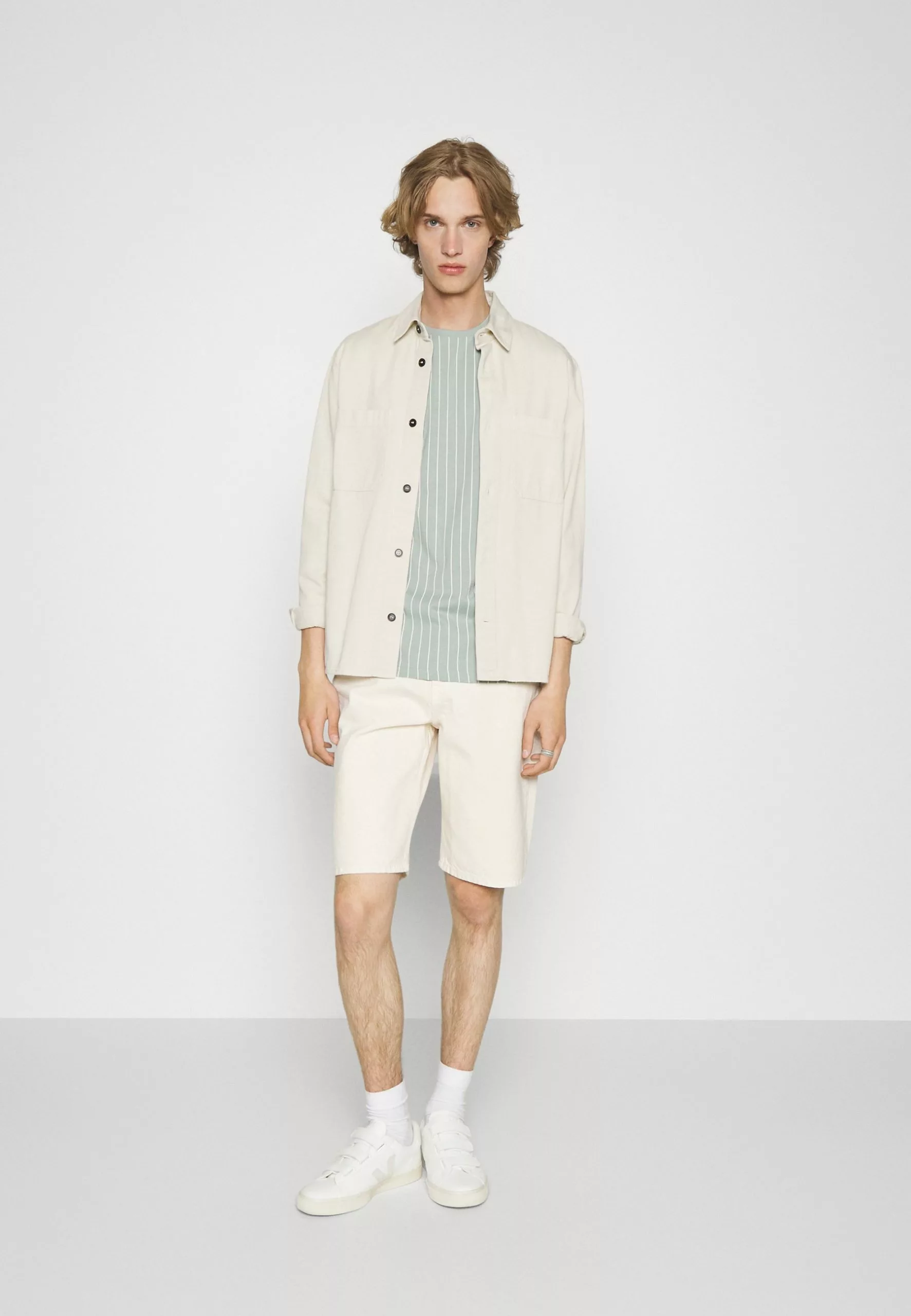 Pier One Print T-Shirt - Light Green 2 Pier One Print T-Shirt - Light Green - Image 2