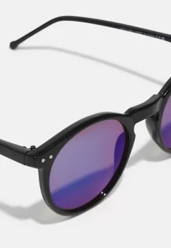 Pier One Unisex - Sunglasses - Black/Blue 7 Pier One Unisex - Sunglasses - Black/Blue -Pier One Shop 11f17cbd777a412ba39007dce293526f