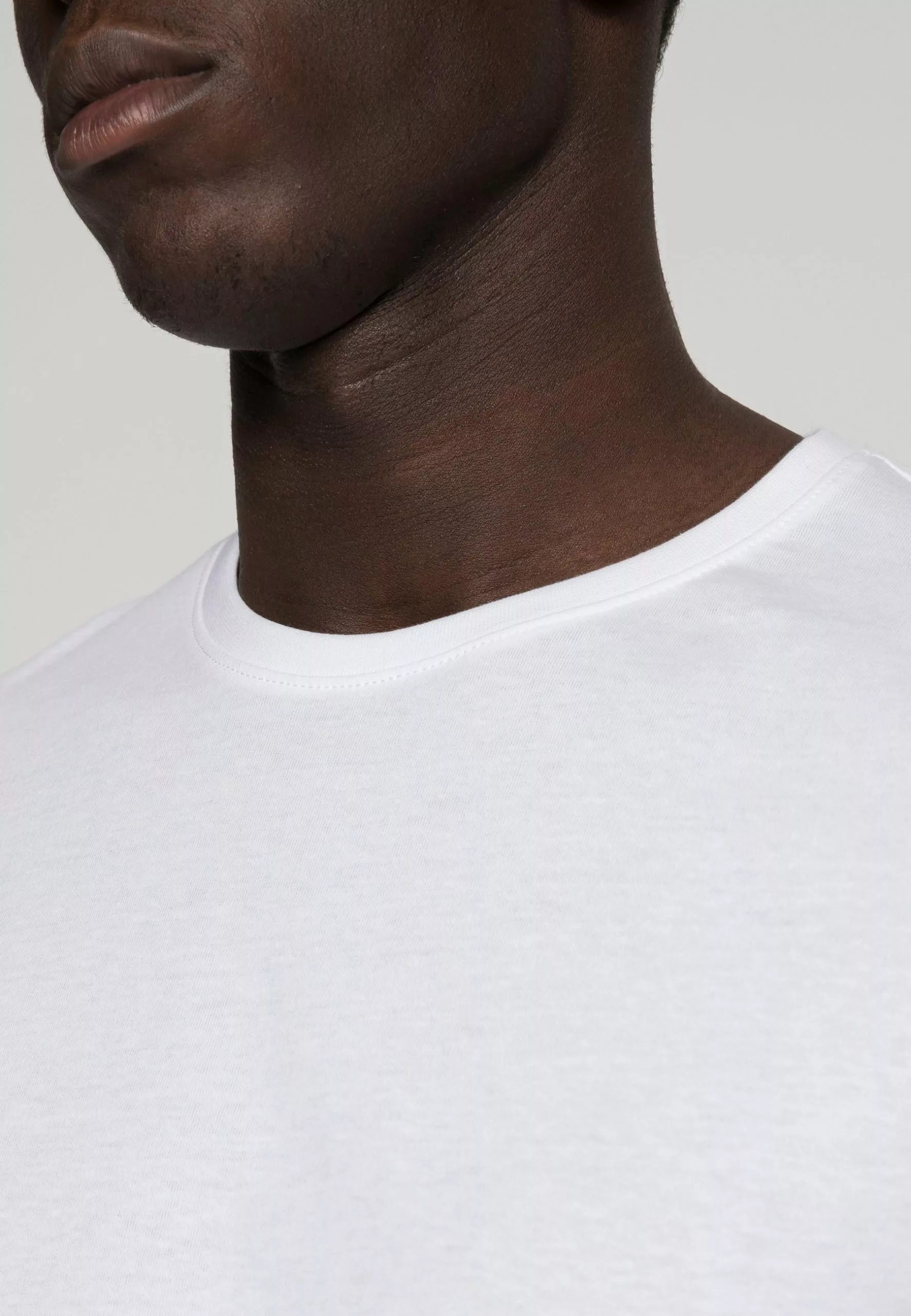 Pier One 3 Pack - Basic T-Shirt - White/Black/Light Grey 7 Pier One 3 Pack - Basic T-Shirt - White/Black/Light Grey - Image 7