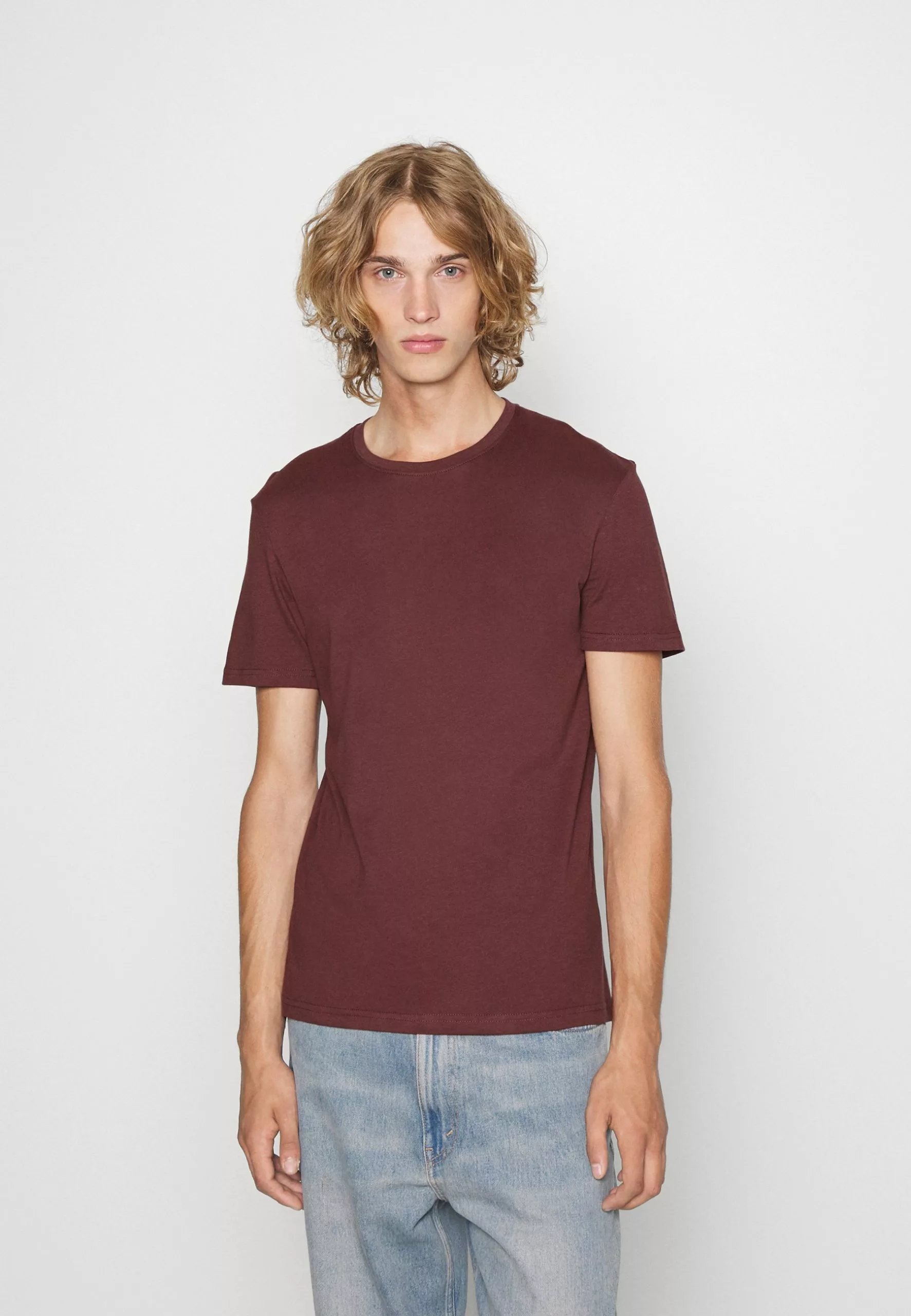 Pier One 5 Pack - Basic T-Shirt - Bordeaux/Light Grey/Brown 2 Pier One 5 Pack - Basic T-Shirt - Bordeaux/Light Grey/Brown - Image 2
