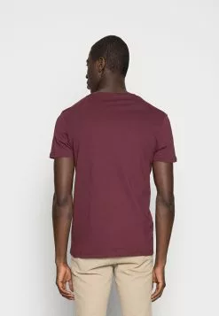 Pier One 2 Pack - Basic T-Shirt - Bordeaux 8 Pier One 2 Pack - Basic T-Shirt - Bordeaux -Pier One Shop 1fa0bce7e239491b9143bae34d4918c0