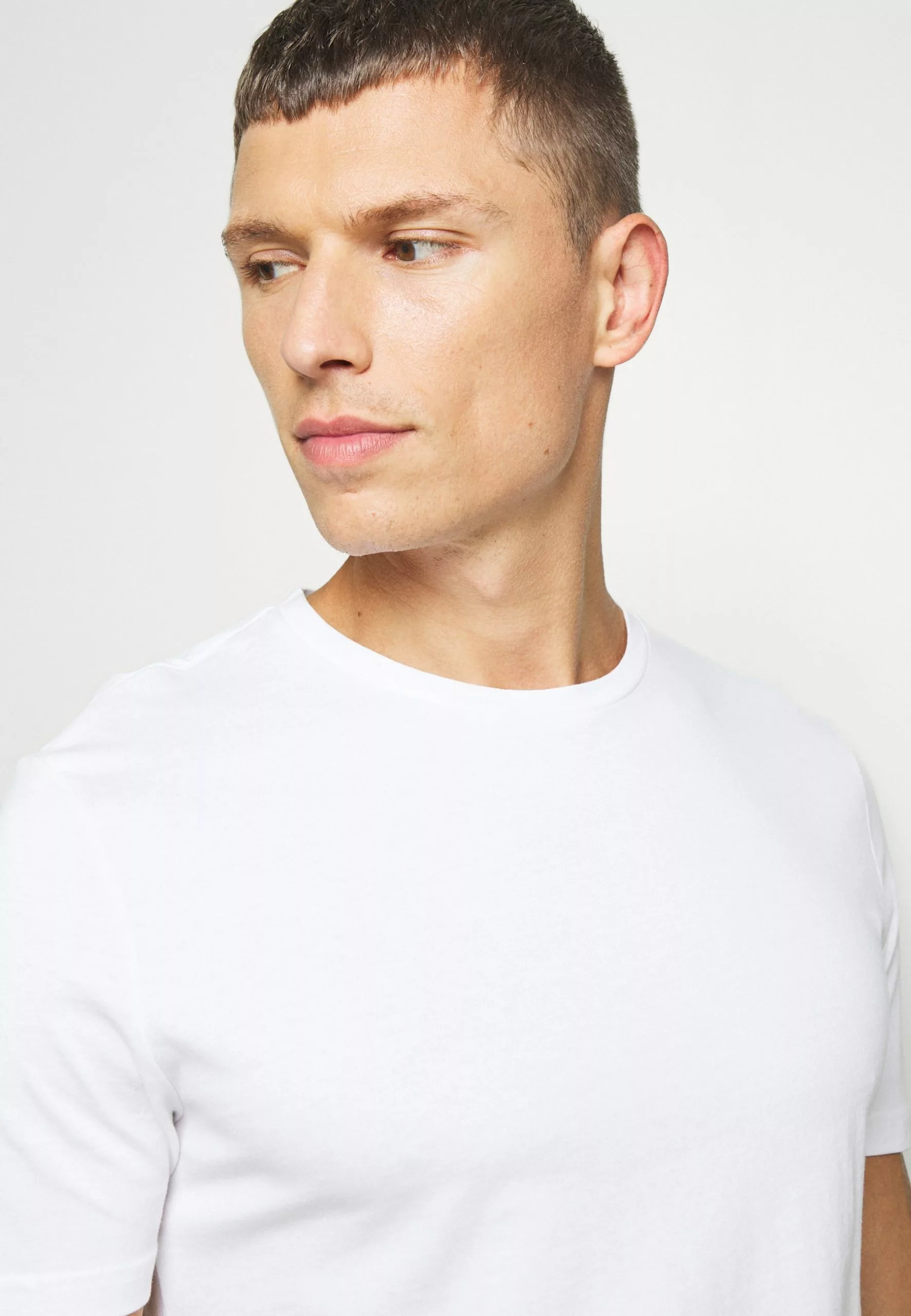 Pier One 7 Pack - Basic T-Shirt - White/Blue/Green 7 Pier One 7 Pack - Basic T-Shirt - White/Blue/Green - Image 7