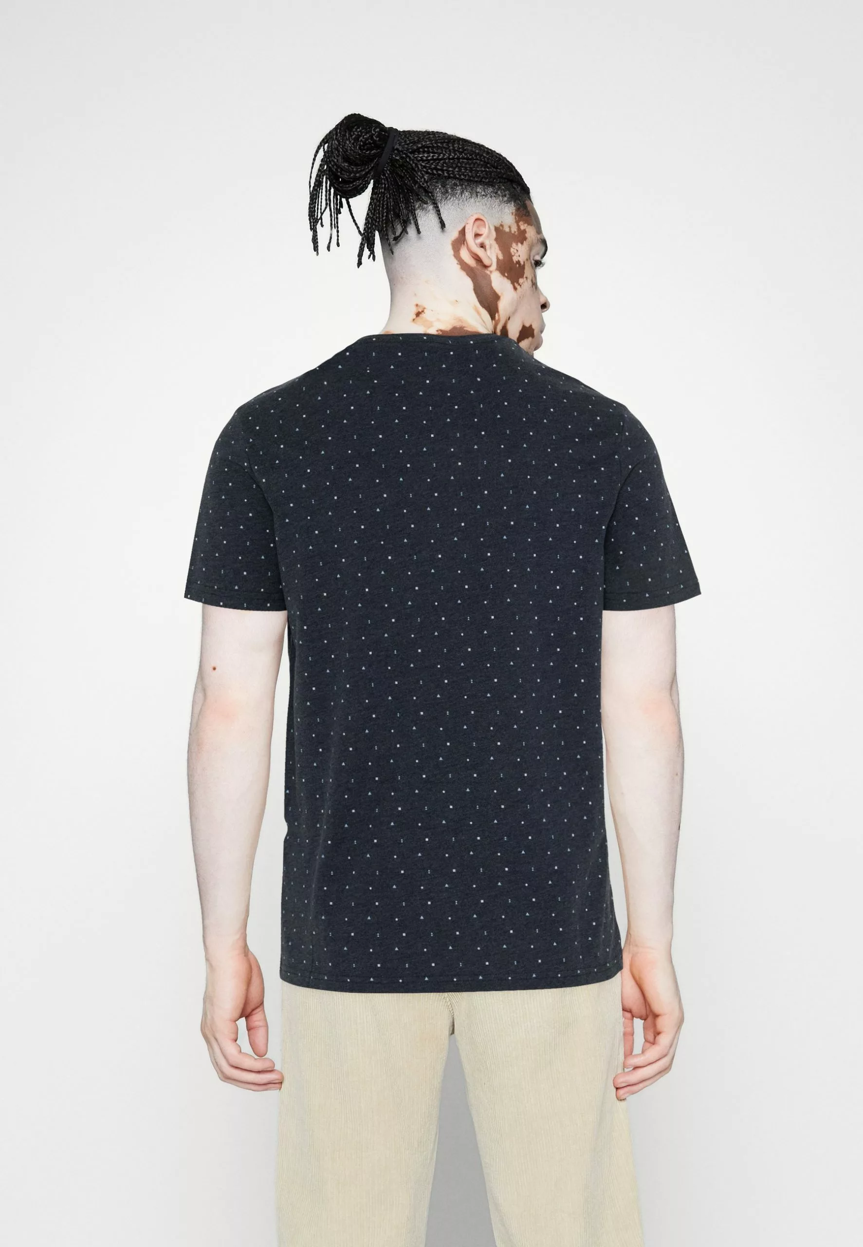 Pier One 5 Pack - Basic T-Shirt - Dark Blue/White/Red 3 Pier One 5 Pack - Basic T-Shirt - Dark Blue/White/Red - Image 3