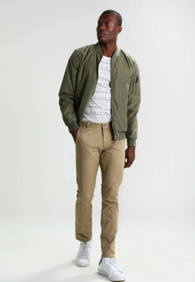 Pier One Print T-Shirt - White 2 Pier One Print T-Shirt - White - Image 2