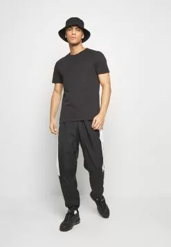 Pier One 7 Pack - Basic T-Shirt - Black 7 Pier One 7 Pack - Basic T-Shirt - Black -Pier One Shop 30a3e0dc5da04a31ab70269ed3a302e3