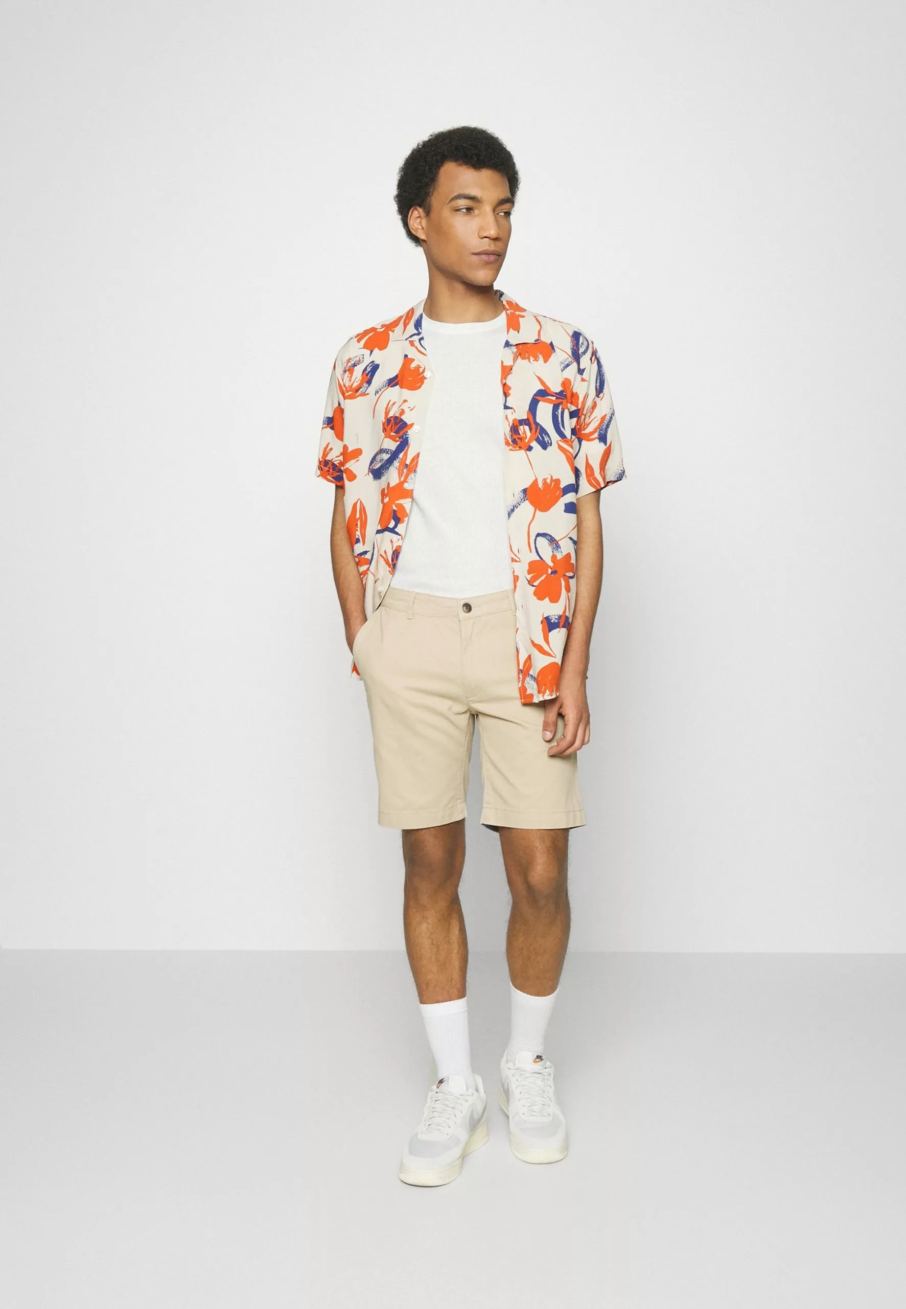 Pier One Slim Fit Ribbed T-Shirt 2 Pack - Basic T-Shirt - White/Black 1 Pier One Slim Fit Ribbed T-Shirt 2 Pack - Basic T-Shirt - White/Black