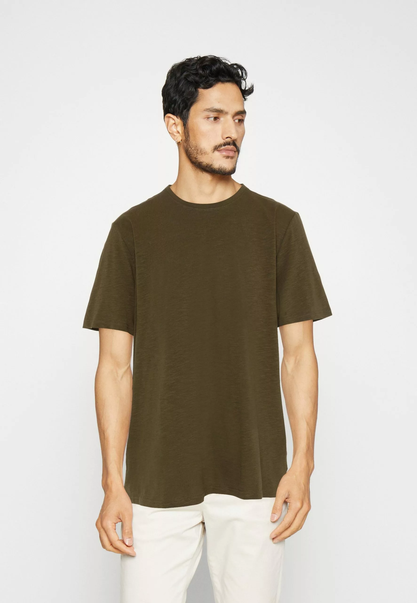 Pier One 5 Pack - Basic T-Shirt - Mint/Off-White/Khaki 6 Pier One 5 Pack - Basic T-Shirt - Mint/Off-White/Khaki - Image 6