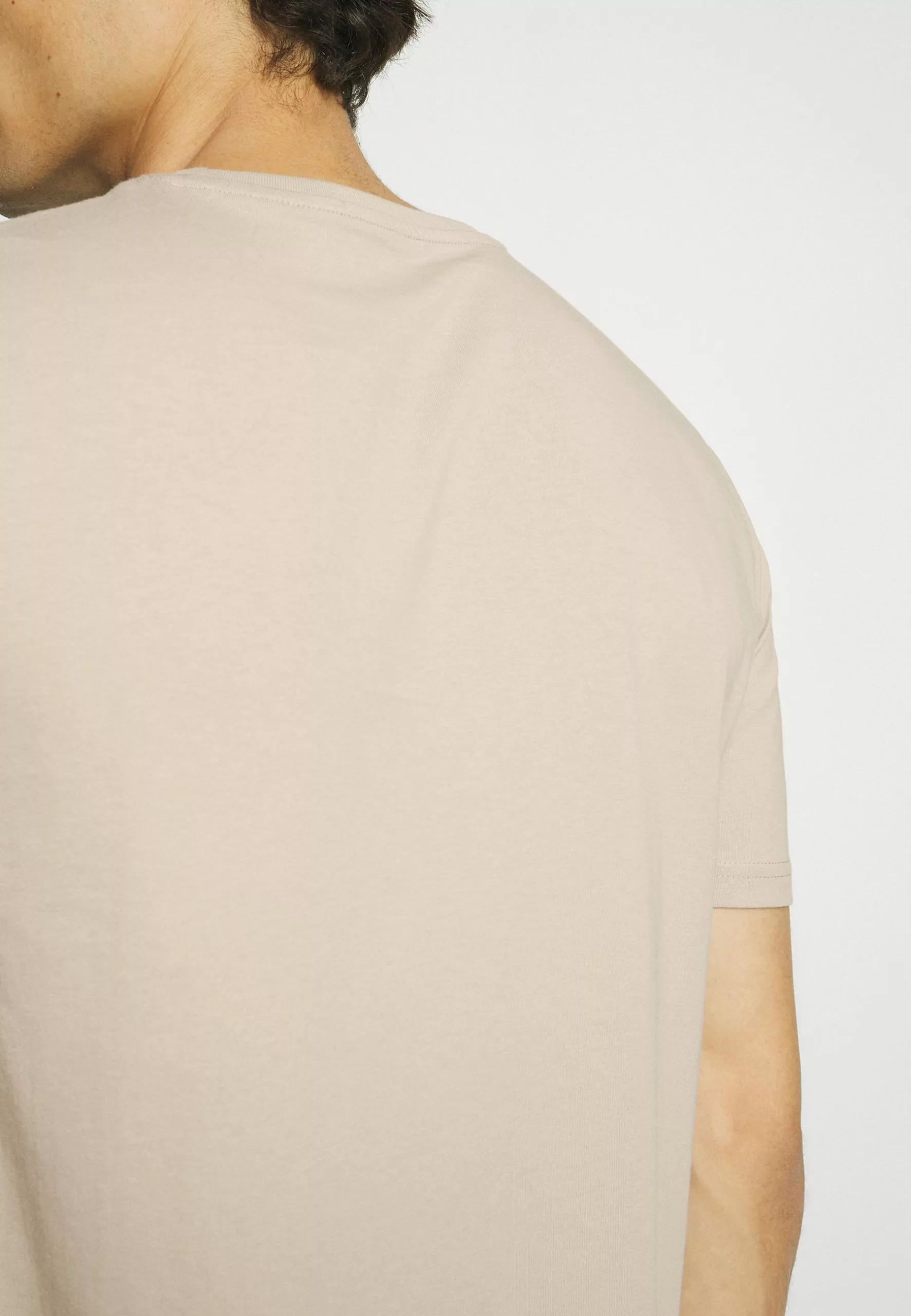 Pier One 5 Pack - Basic T-Shirt - Dark Grey/Dark Blue/Olive 8 Pier One 5 Pack - Basic T-Shirt - Dark Grey/Dark Blue/Olive - Image 8