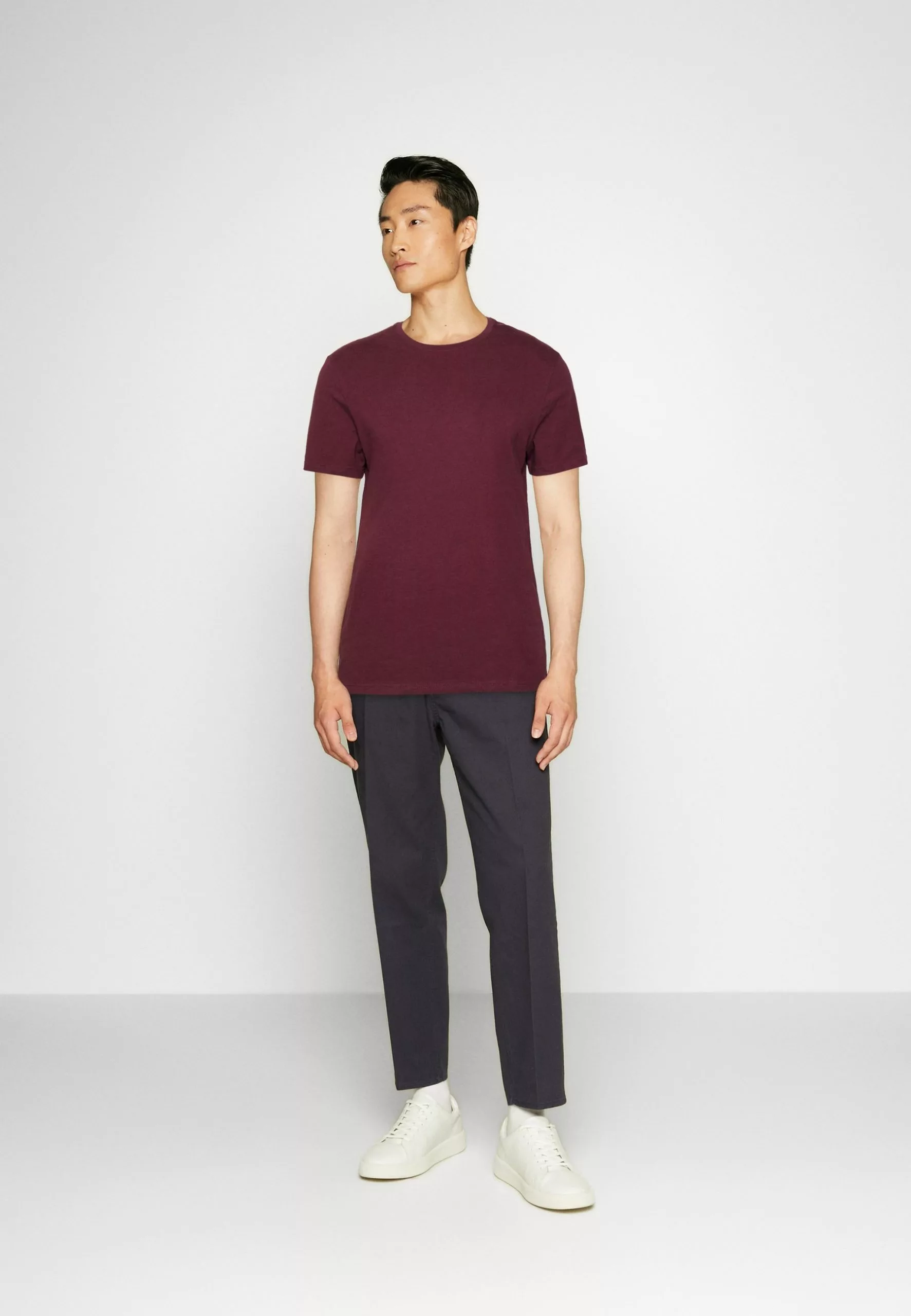 Pier One 5 Pack - Basic T-Shirt - Dark Blue/Pink/Off-White 1 Pier One 5 Pack - Basic T-Shirt - Dark Blue/Pink/Off-White