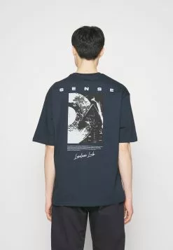 Pier One Sense Tee- Print T-Shirt - Dark Blue 9 Pier One Sense Tee- Print T-Shirt - Dark Blue -Pier One Shop 512fd7fe8a844aebb6a2e28f70b522f2