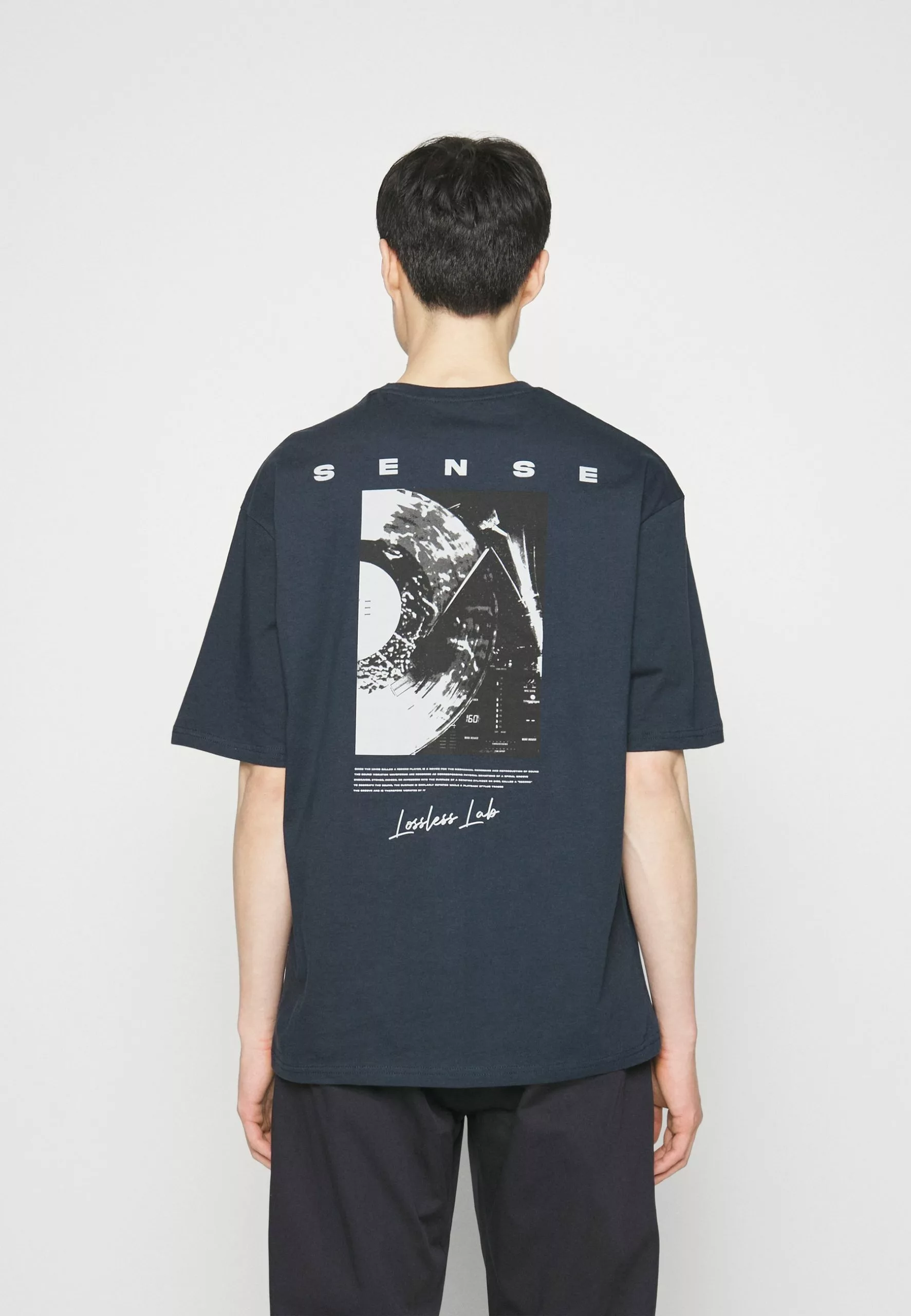 Pier One Sense Tee- Print T-Shirt - Dark Blue 3 Pier One Sense Tee- Print T-Shirt - Dark Blue - Image 3