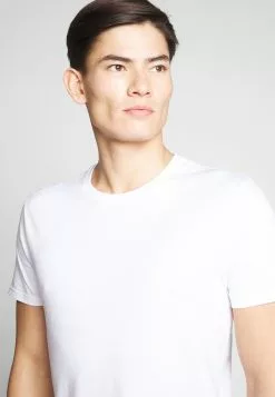 Pier One 2 Pack - Basic T-Shirt - White/Dark Blue 10 Pier One 2 Pack - Basic T-Shirt - White/Dark Blue -Pier One Shop 5d6a04d994e343d2903cc2c1666bad4b