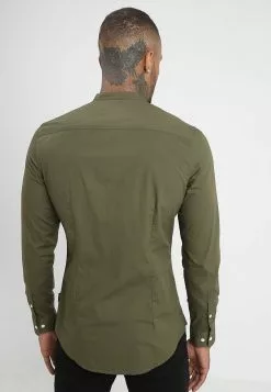 Pier One Muscle Fit Stand- Shirt - Oliv 7 Pier One Muscle Fit Stand- Shirt - Oliv -Pier One Shop 6203a98ce2074a57aa2427fe331f99cb