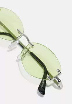 Pier One Unisex - Sunglasses -Green 5 Pier One Unisex - Sunglasses -Green -Pier One Shop 6c5660cb198a4273a5c8fcc982a3d0e1