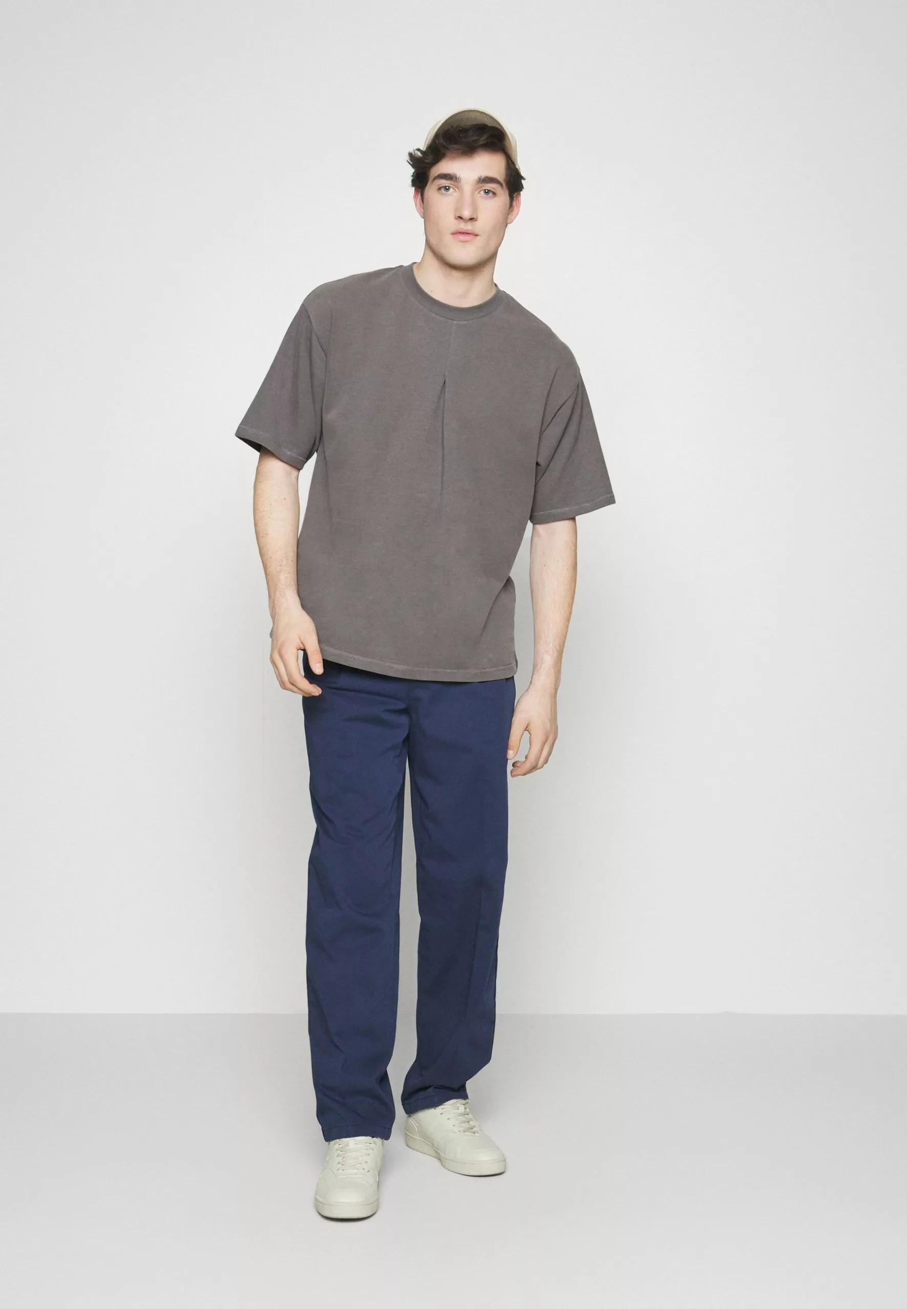 Pier One Basic T-Shirt - Basic T-Shirt 2 Pier One Basic T-Shirt - Basic T-Shirt - Image 2