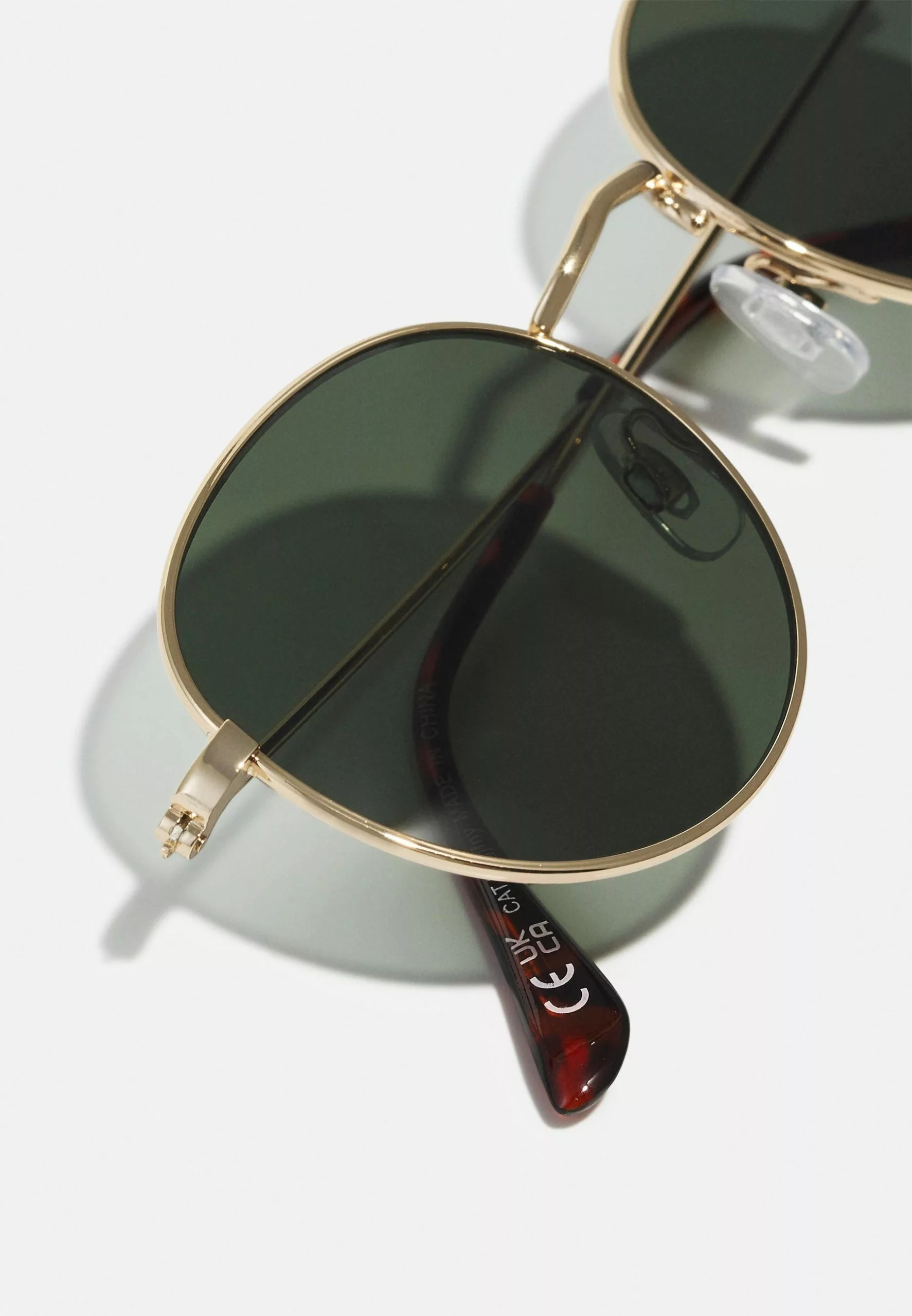 Pier One Unisex - Sunglasses - Gold-Coloured/Green 4 Pier One Unisex - Sunglasses - Gold-Coloured/Green - Image 4