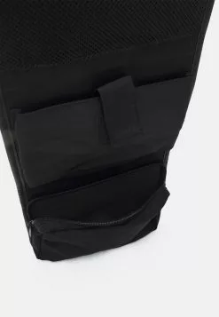 Pier One Unisex - Wash Bag - Black 8 Pier One Unisex - Wash Bag - Black -Pier One Shop 760611de3d6d4930a6273bab571ac3e1