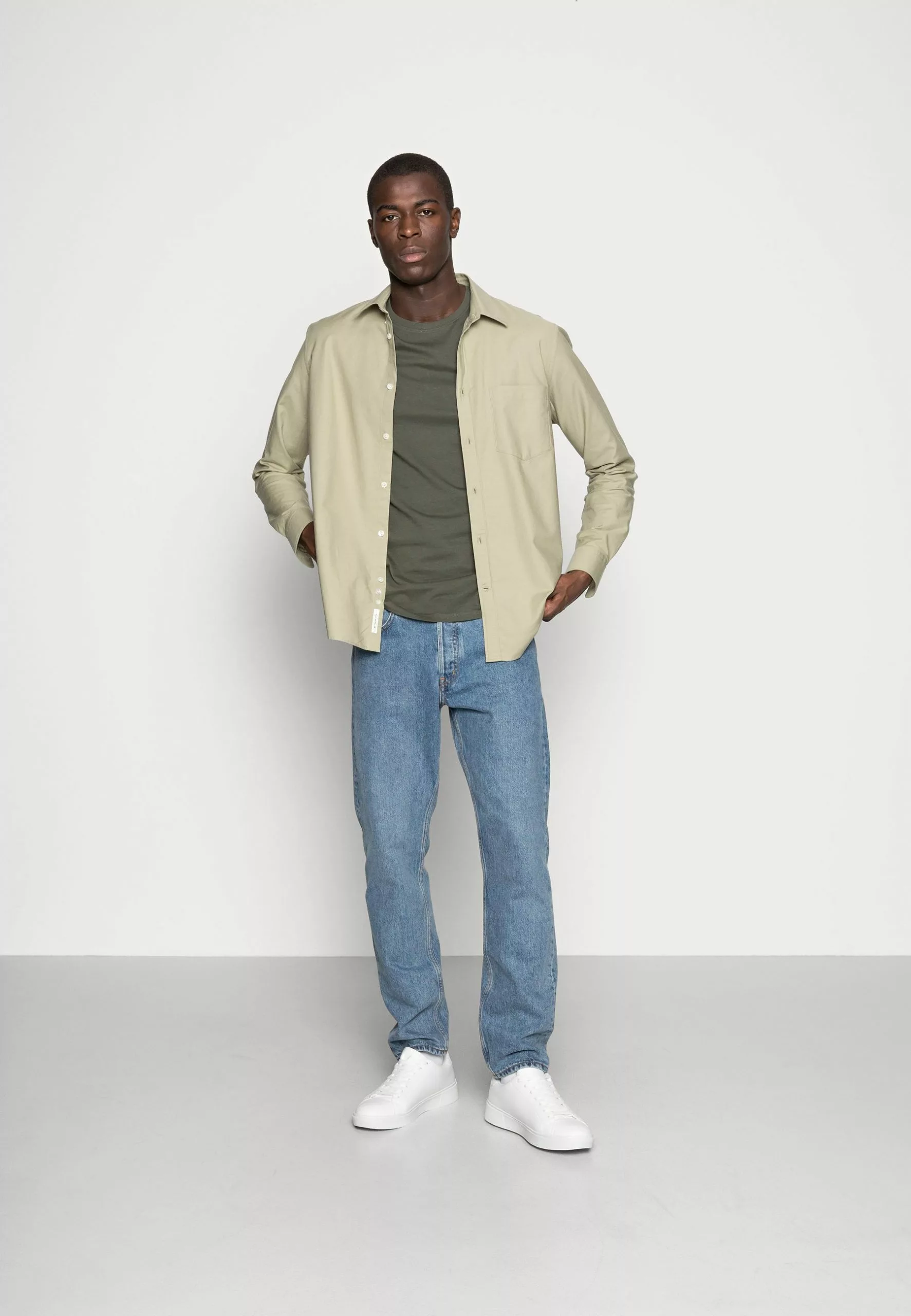 Pier One 3 Pack - Basic T-Shirt - Black/Grey/Green 1 Pier One 3 Pack - Basic T-Shirt - Black/Grey/Green