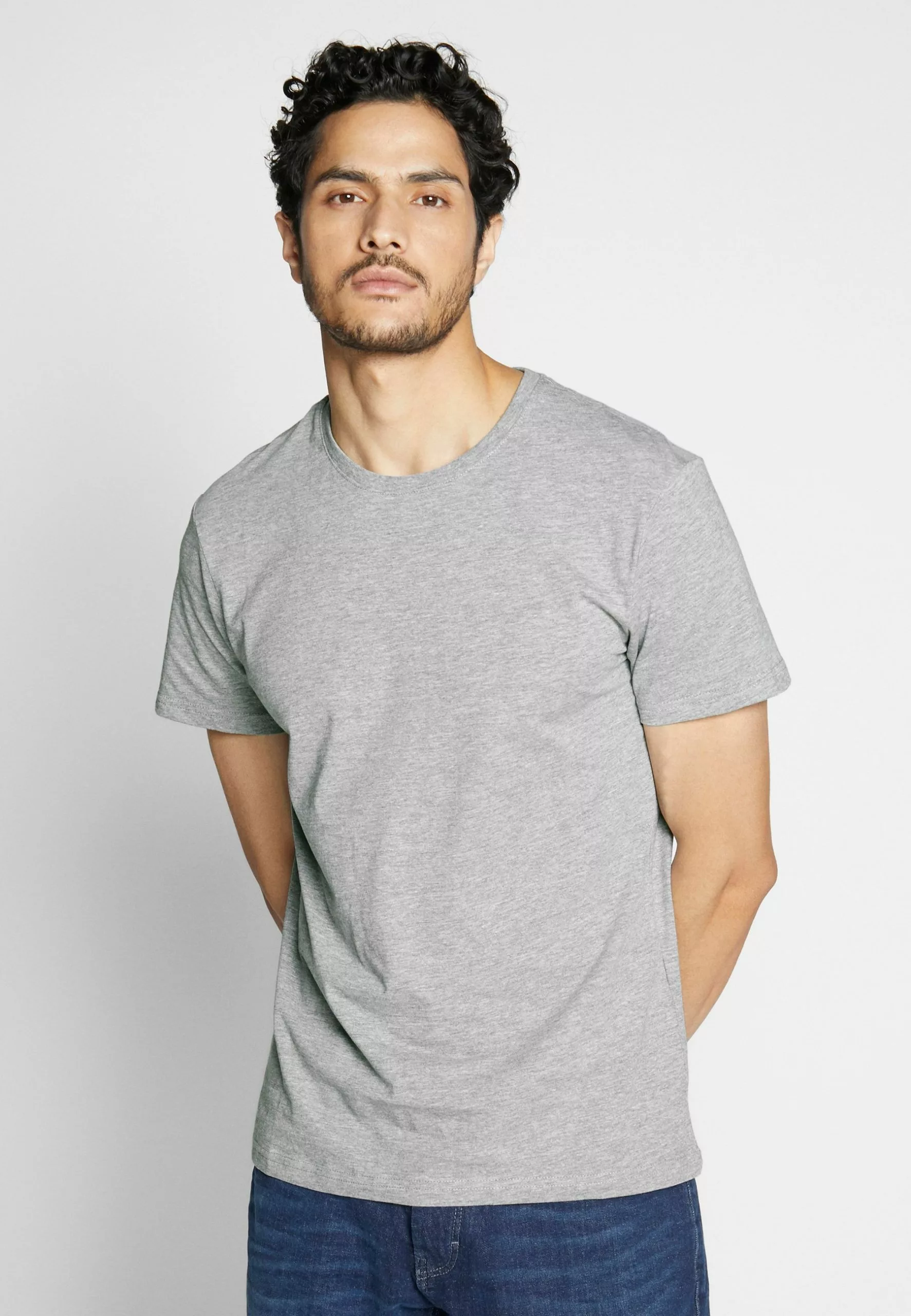 Pier One 4 Pack - Basic T-Shirt - Black/White/Blue 2 Pier One 4 Pack - Basic T-Shirt - Black/White/Blue - Image 2