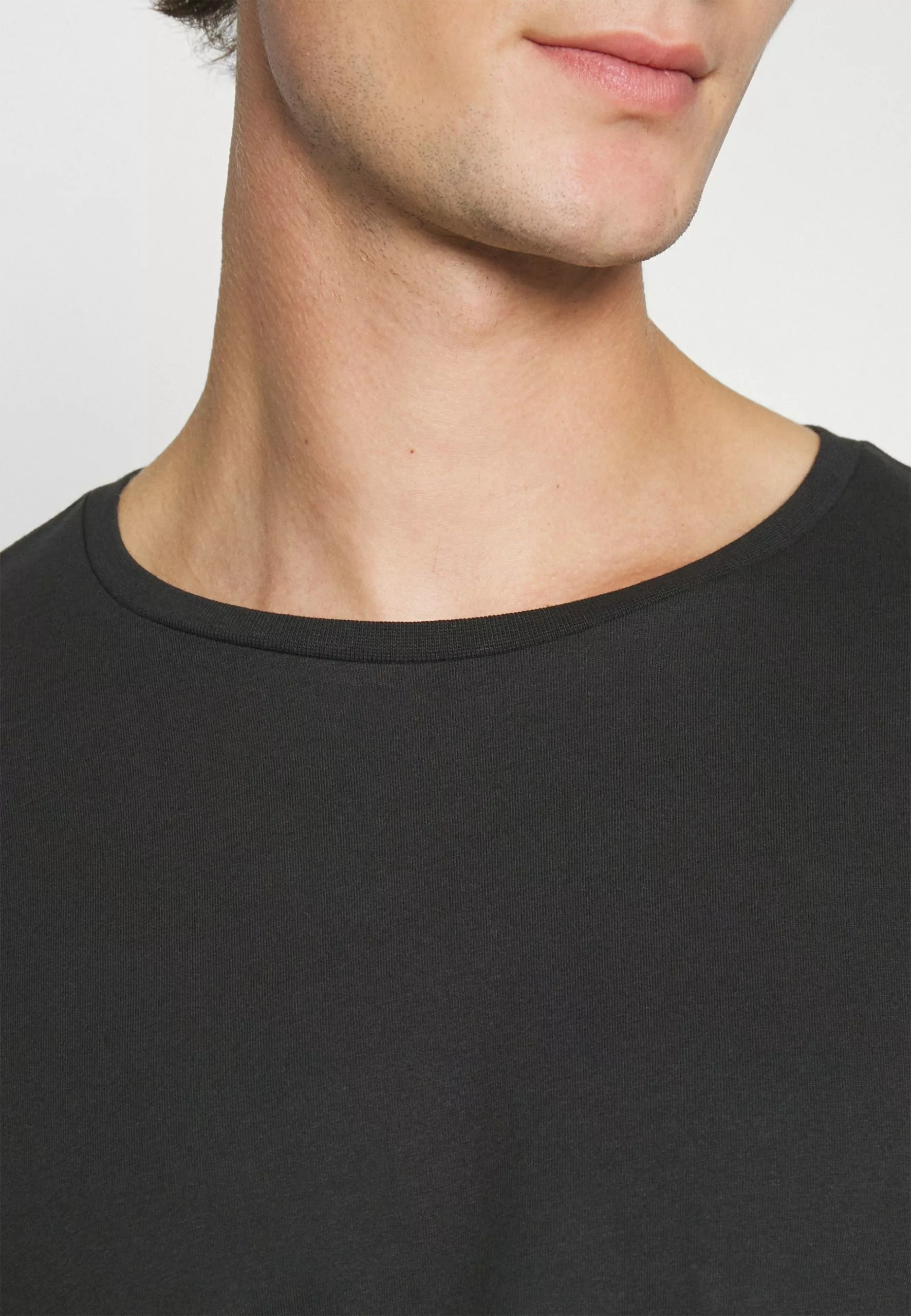 Pier One 2 Pack - Long Sleeved Top - Black/Khaki 6 Pier One 2 Pack - Long Sleeved Top - Black/Khaki - Image 6