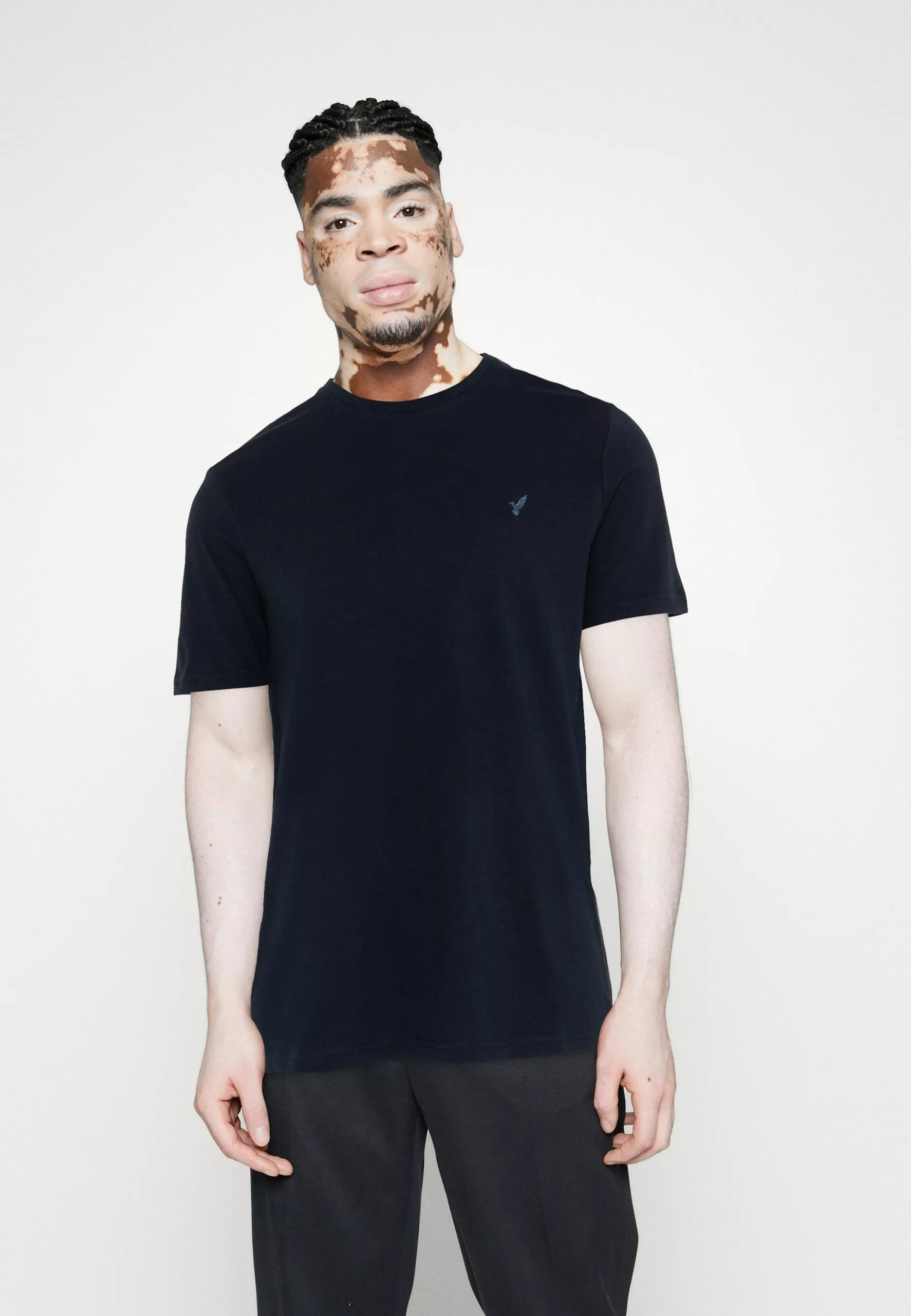 Pier One 5 Pack - Basic T-Shirt - Dark Blue/White/Red 4 Pier One 5 Pack - Basic T-Shirt - Dark Blue/White/Red - Image 4