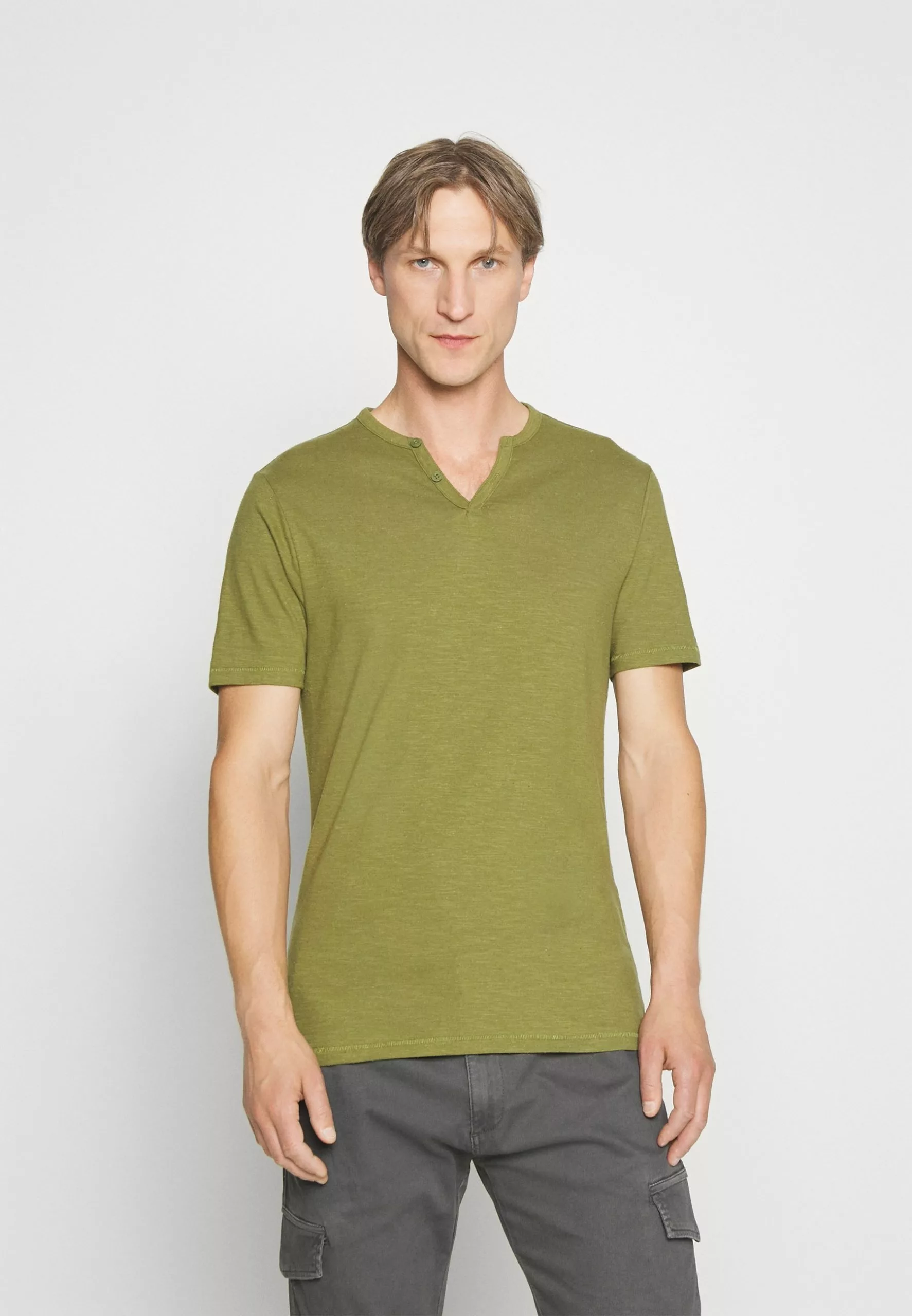 Pier One Basic T-Shirt - Green 1 Pier One Basic T-Shirt - Green