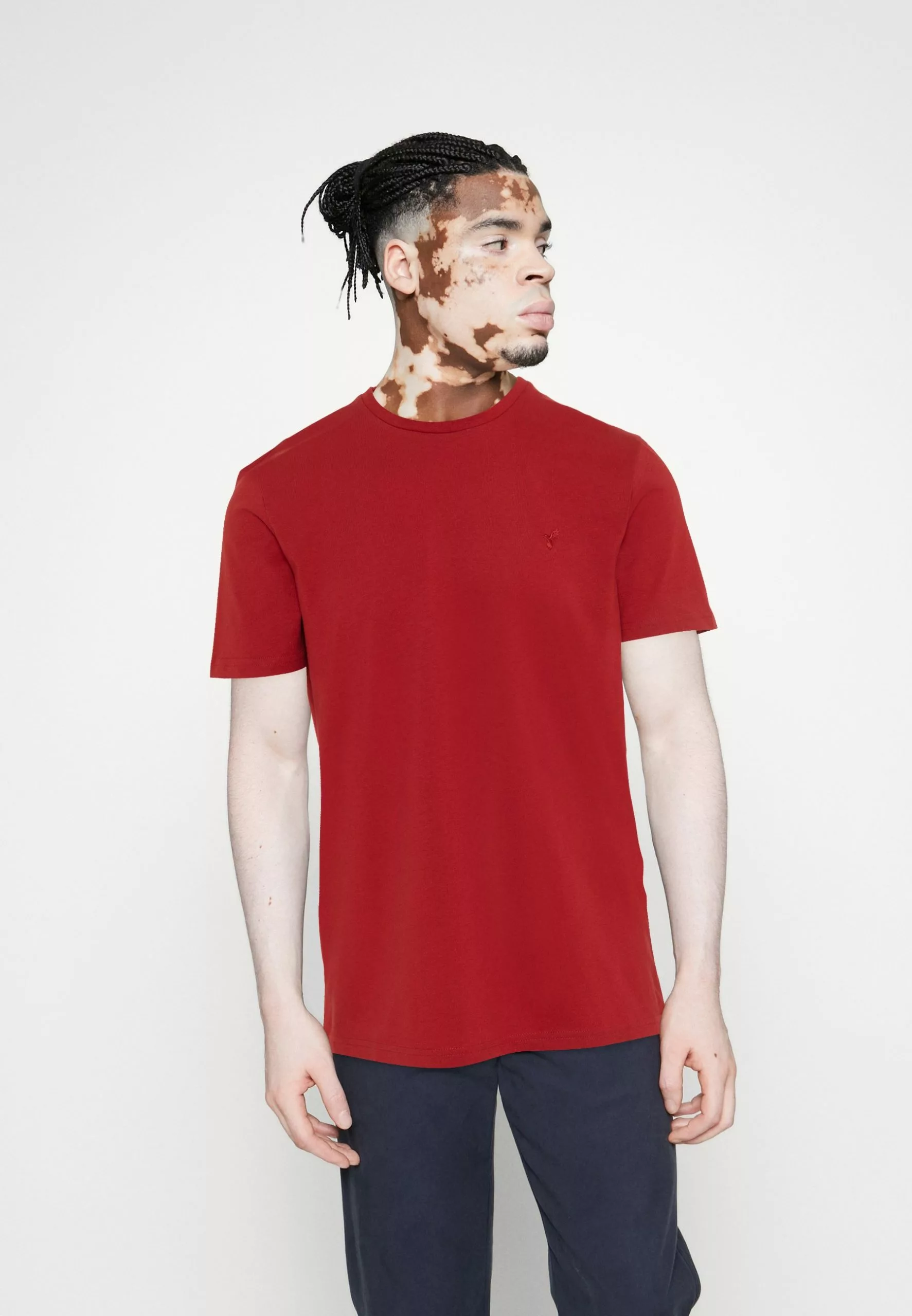 Pier One 5 Pack - Basic T-Shirt - Dark Blue/White/Red 5 Pier One 5 Pack - Basic T-Shirt - Dark Blue/White/Red - Image 5