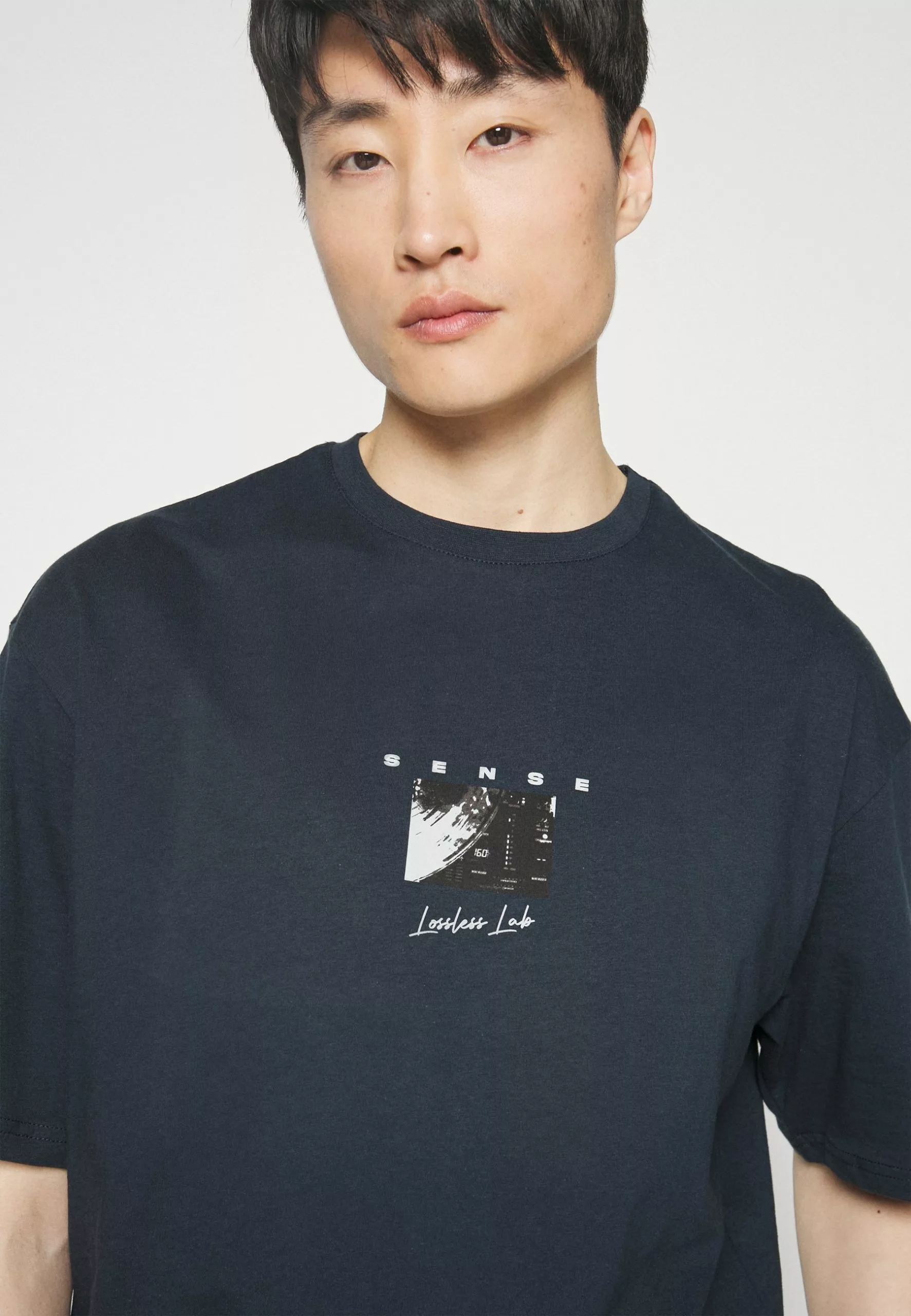 Pier One Sense Tee- Print T-Shirt - Dark Blue 7 Pier One Sense Tee- Print T-Shirt - Dark Blue - Image 7