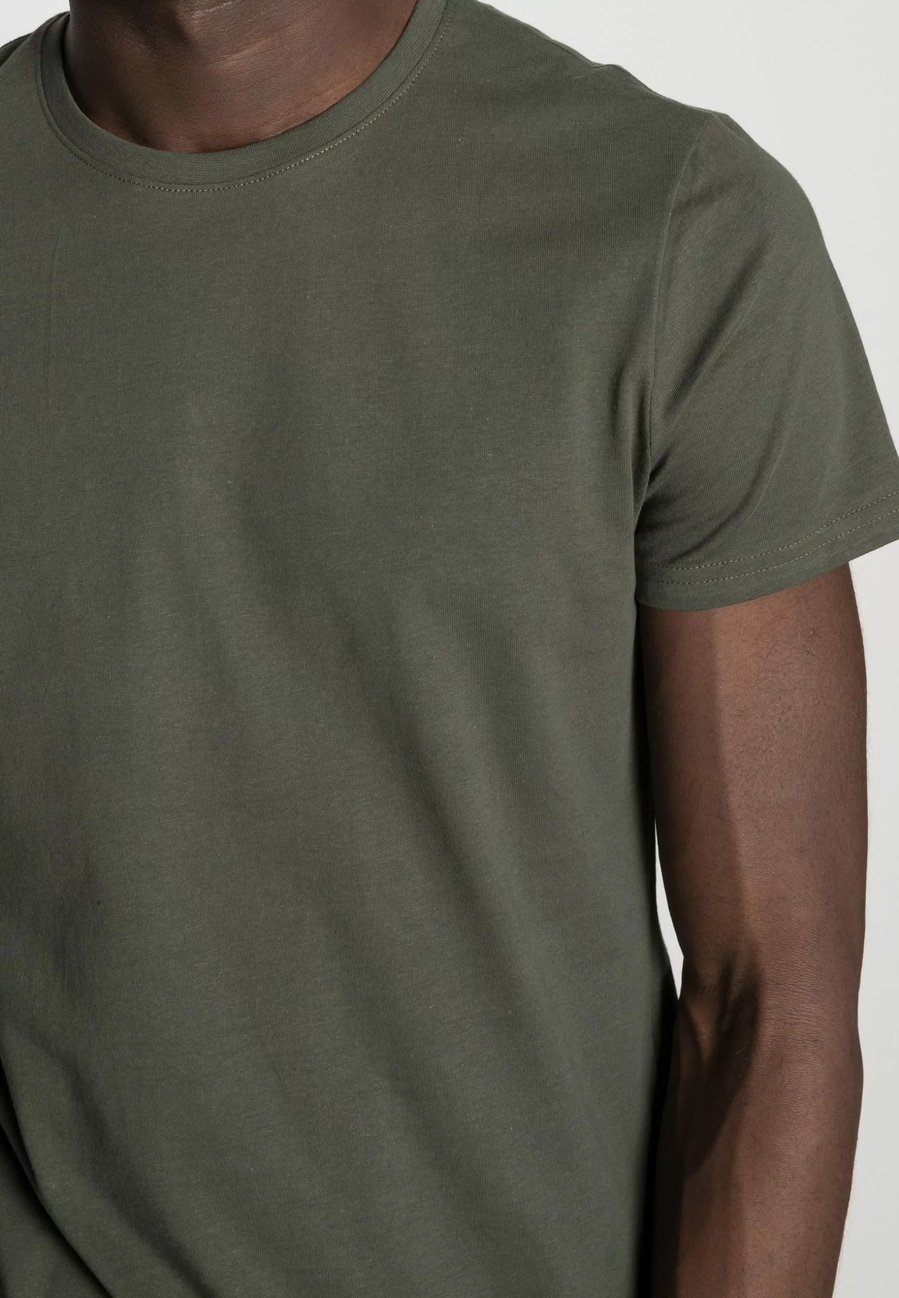 Pier One 3 Pack - Basic T-Shirt - Black/Grey/Green 7 Pier One 3 Pack - Basic T-Shirt - Black/Grey/Green - Image 7