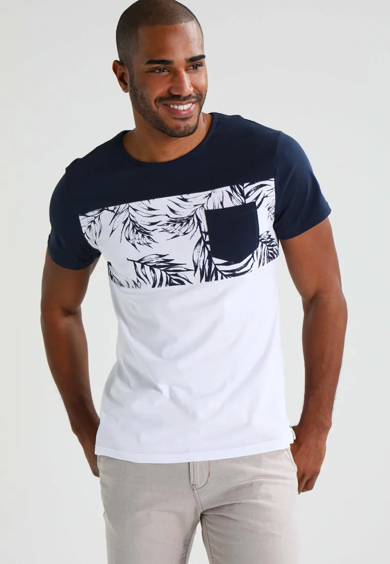 Pier One Print T-Shirt - Navy/White 1 Pier One Print T-Shirt - Navy/White