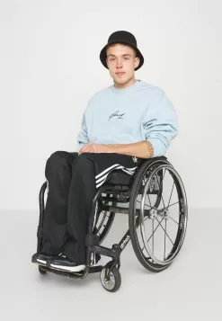 Pier One Sweatshirt - Light Blue 12 Pier One Sweatshirt - Light Blue -Pier One Shop c48632c3e7454e24a89036a0e9ebbbdd