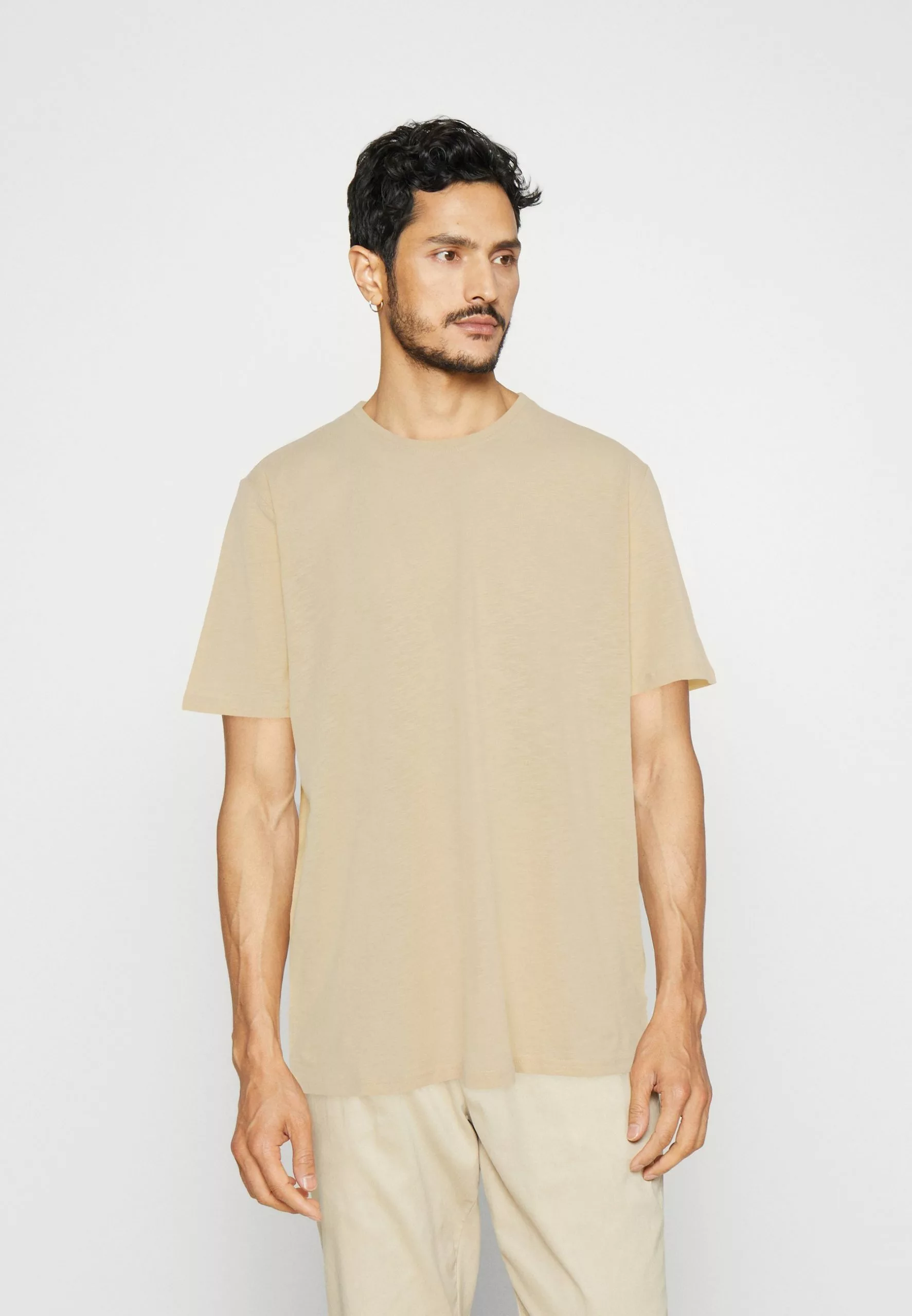 Pier One 5 Pack - Basic T-Shirt - Mint/Off-White/Khaki 7 Pier One 5 Pack - Basic T-Shirt - Mint/Off-White/Khaki - Image 7
