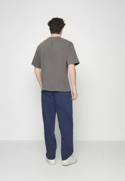 Pier One Basic T-Shirt - Basic T-Shirt 7 Pier One Basic T-Shirt - Basic T-Shirt -Pier One Shop d20ab451f8be4e1c896bd962ab8d6ed9