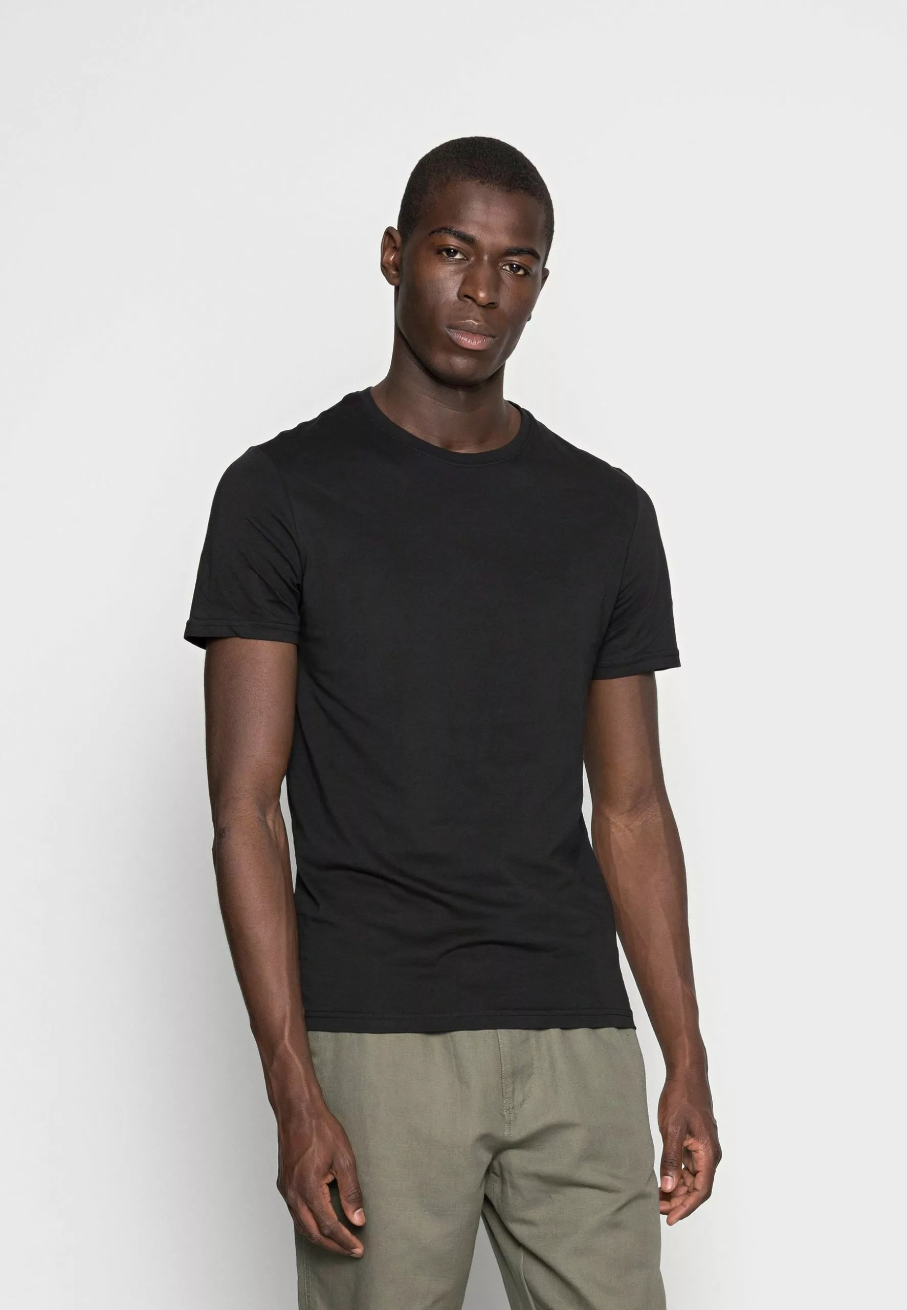 Pier One 5 Pack - Basic T-Shirt - Black 2 Pier One 5 Pack - Basic T-Shirt - Black - Image 2