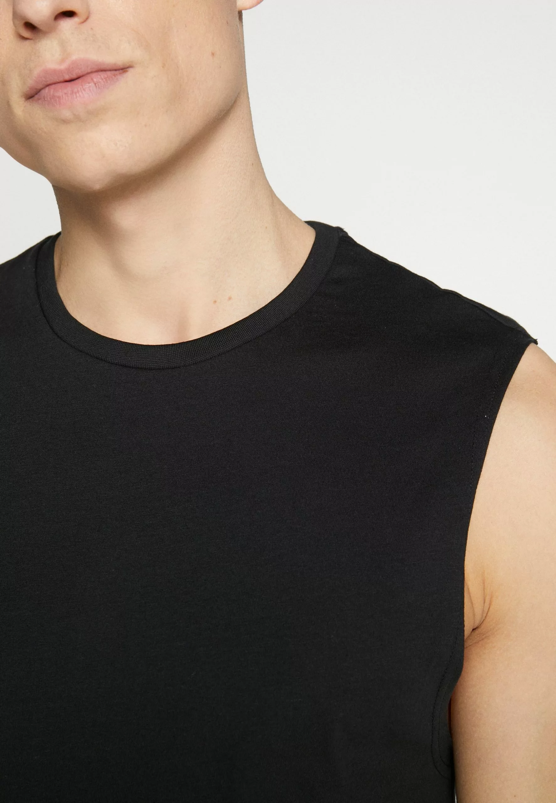 Pier One 2 Pack - Top - White/Black 5 Pier One 2 Pack - Top - White/Black - Image 5