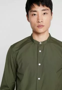 Pier One 2 Pack - Shirt - Oliv/Black 9 Pier One 2 Pack - Shirt - Oliv/Black -Pier One Shop e61d982891db443cb20fcf452cc69907