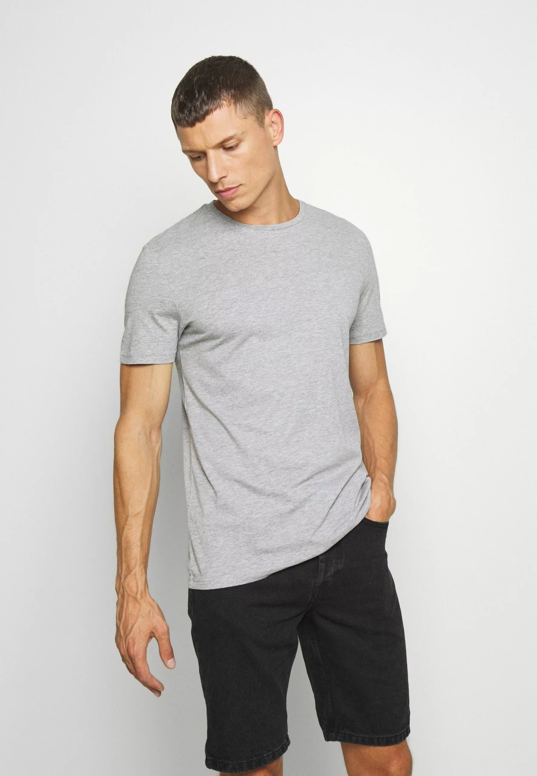 Pier One 7 Pack - Basic T-Shirt - White/Blue/Green 4 Pier One 7 Pack - Basic T-Shirt - White/Blue/Green - Image 4