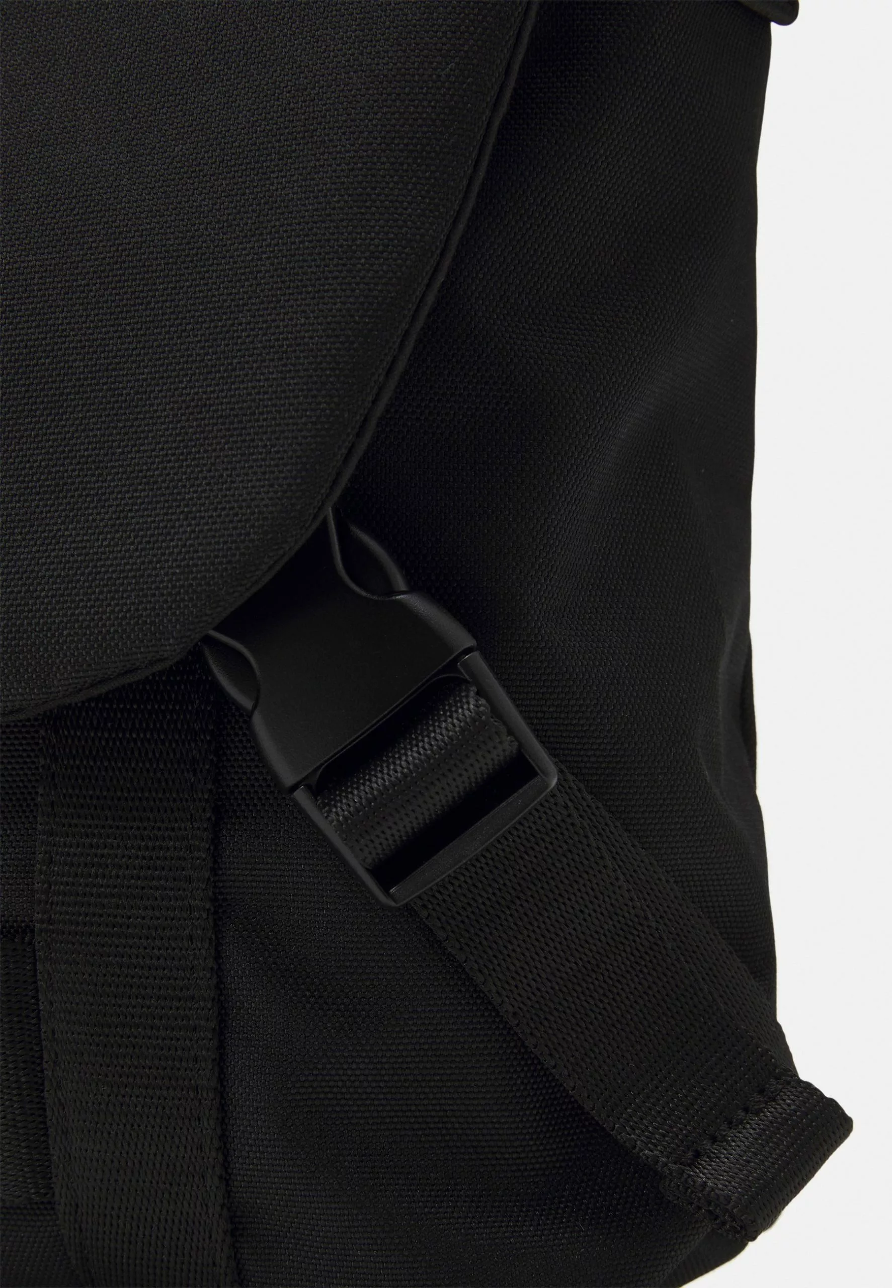 Pier One Across Body Bag - Black 5 Pier One Across Body Bag - Black - Image 5