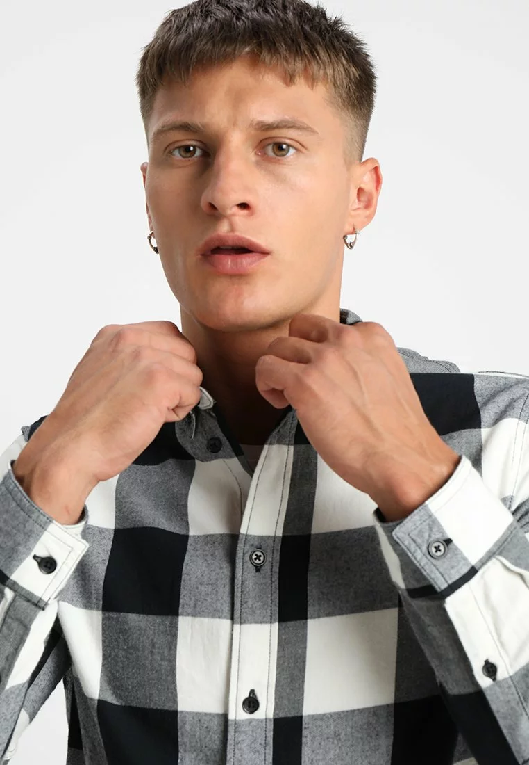 Pier One Shirt - Black/White 4 Pier One Shirt - Black/White - Image 4