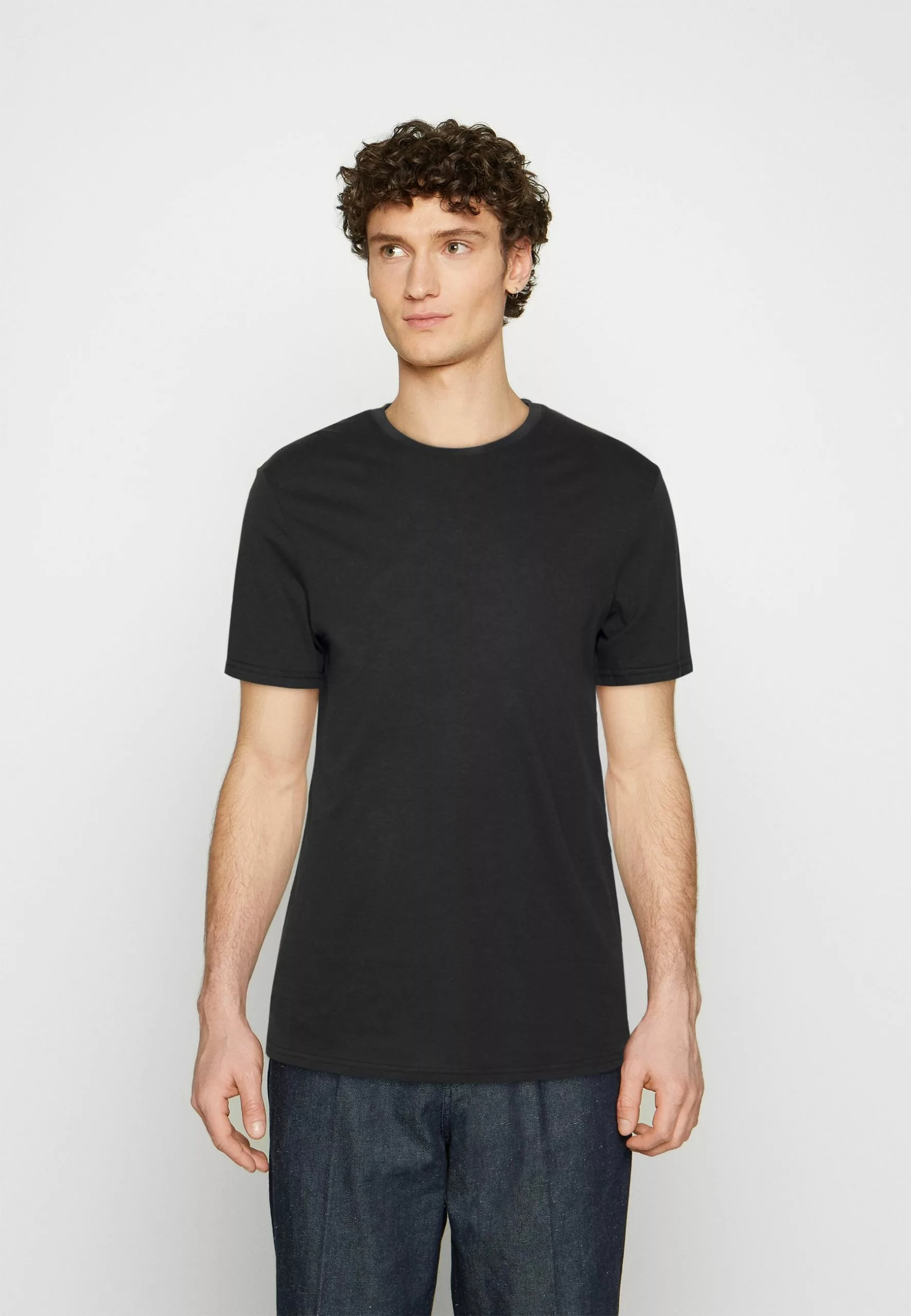 Pier One 5 Pack - Basic T-Shirt - White/Off-White/Light Grey/Beige/Black 2 Pier One 5 Pack - Basic T-Shirt - White/Off-White/Light Grey/Beige/Black - Image 2