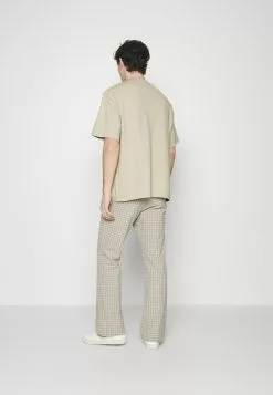 Pier One Basic T-Shirt - Beige 8 Pier One Basic T-Shirt - Beige -Pier One Shop fc1282f8e7114005b687f995a438664d