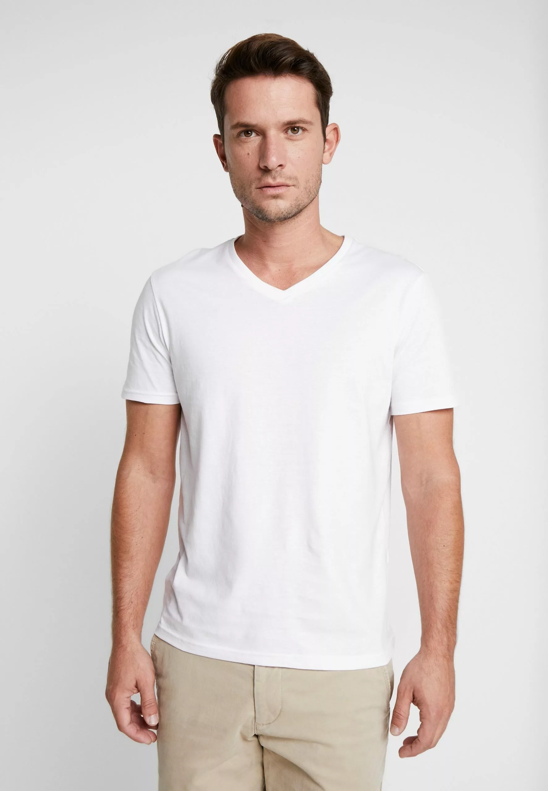 Pier One 3 Pack- Basic T-Shirt - White 2 Pier One 3 Pack- Basic T-Shirt - White - Image 2