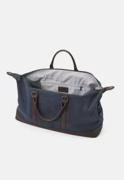 Pier One Unisex - Holdall - Dark Blue -Pier One Shop ff4d10d9efb84aea8d81abf158f4b9f9